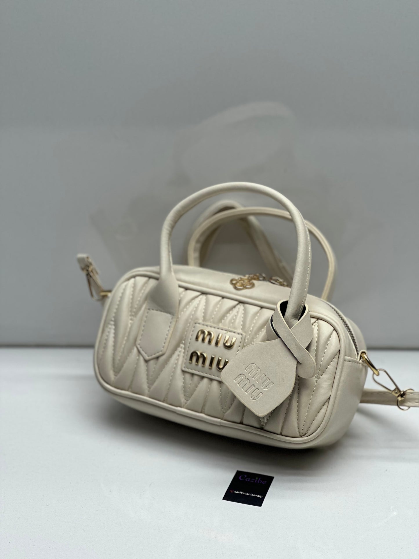 Miu Model Büzgülü Kadın Çantası