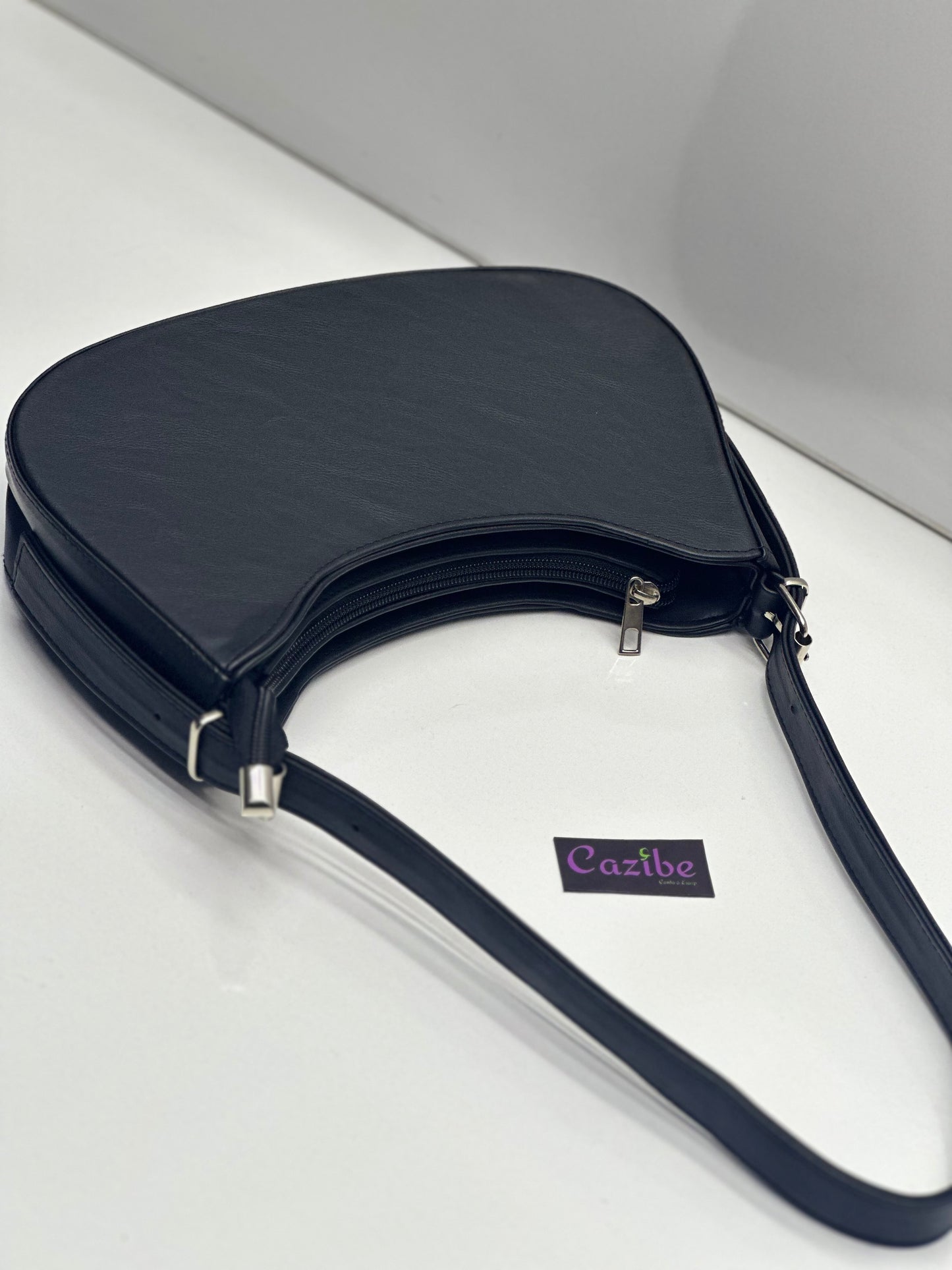 Basic Oval Kadın Baget Çanta