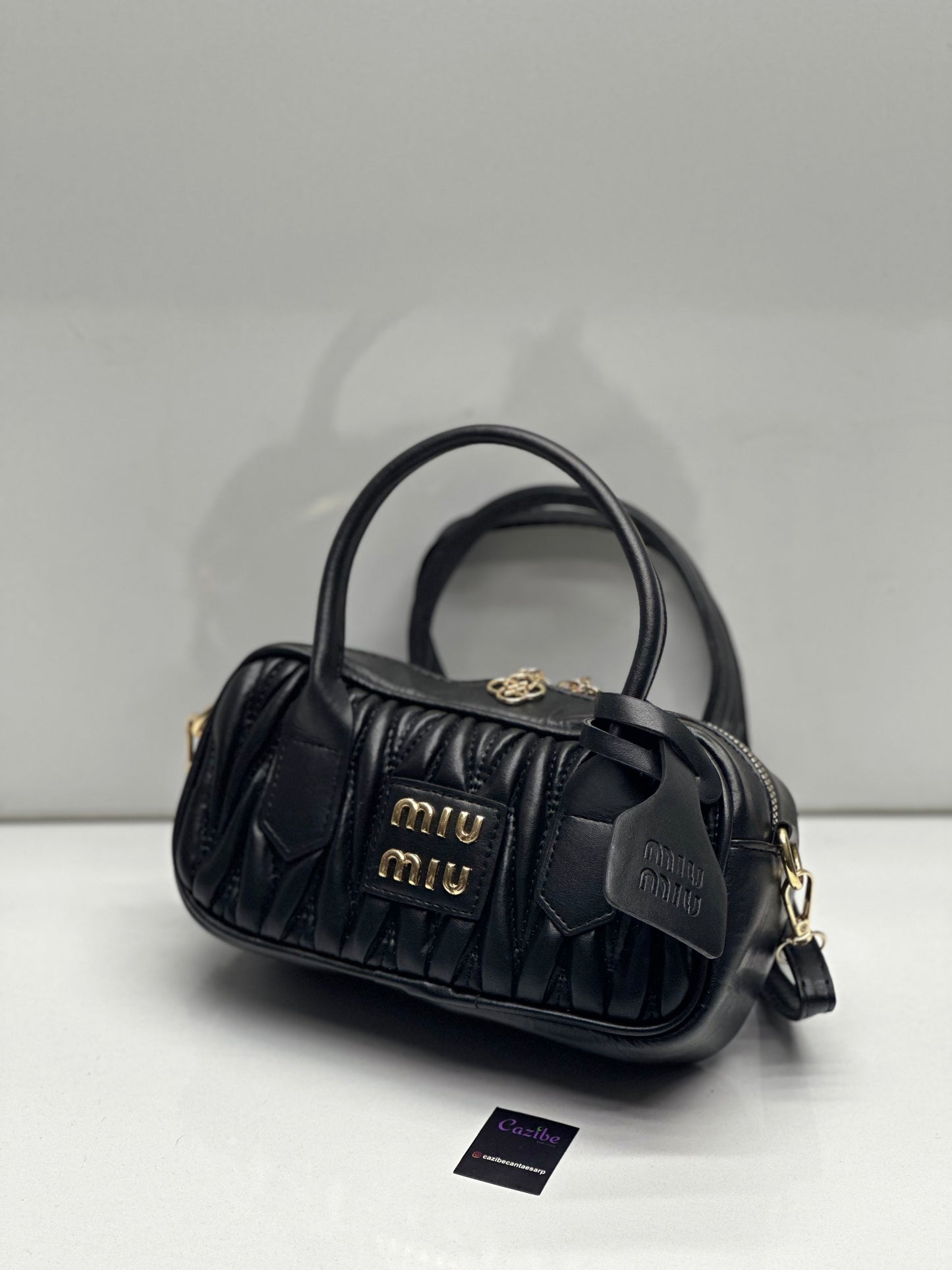 Miu Model Büzgülü Kadın Çantası