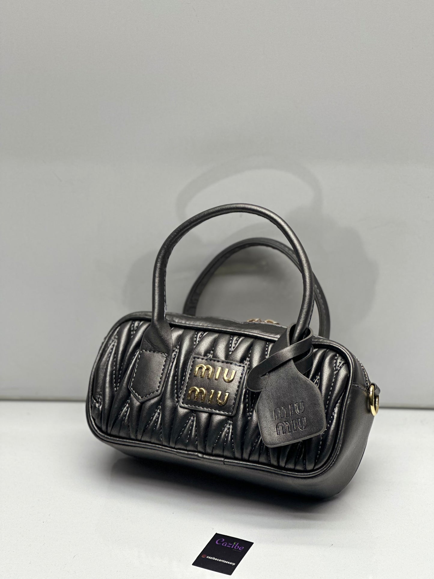 Miu Model Büzgülü Kadın Çantası