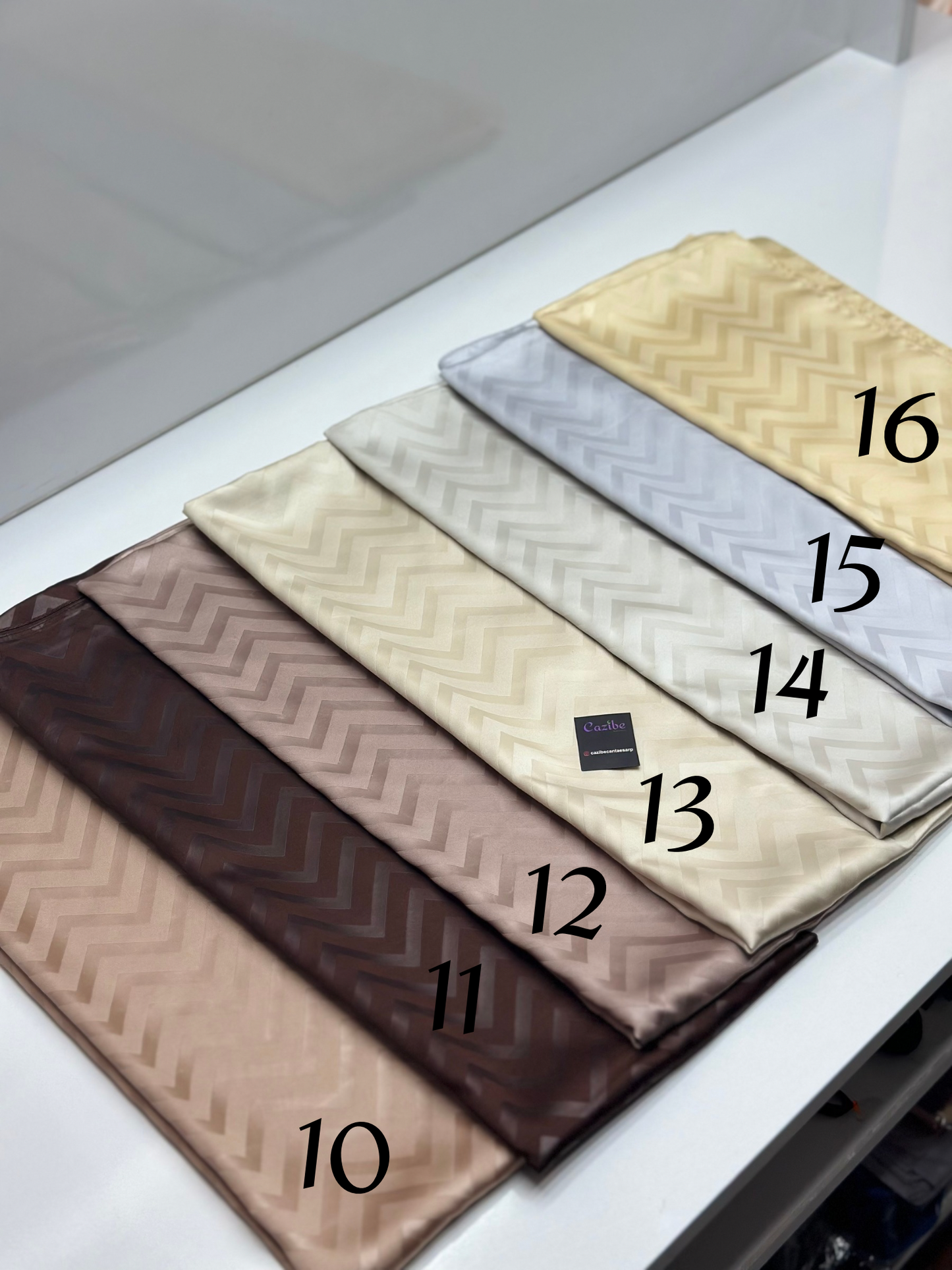 İtalyan Jakar Şal Zigzag Desen