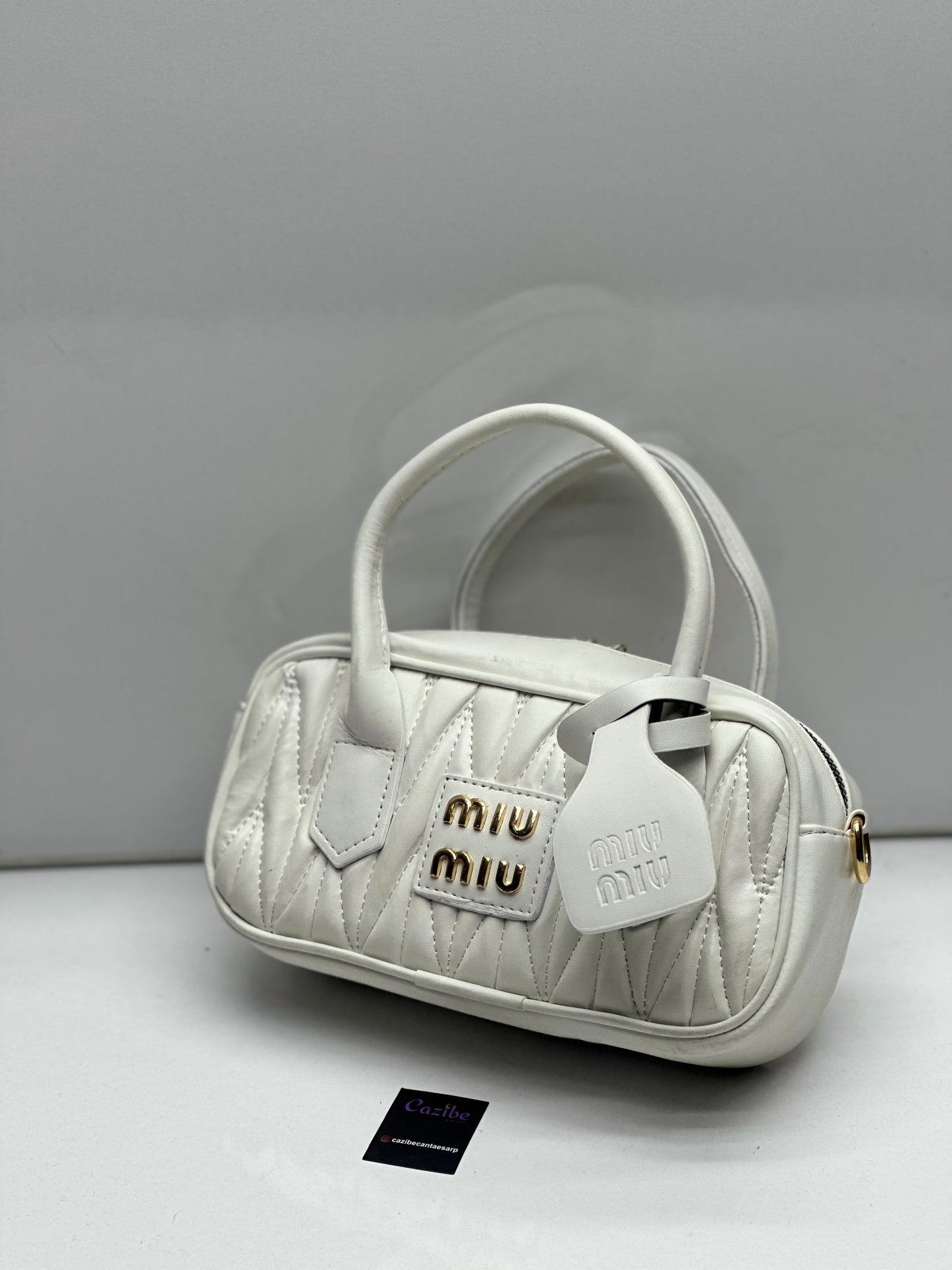 Miu Model Büzgülü Kadın Çantası