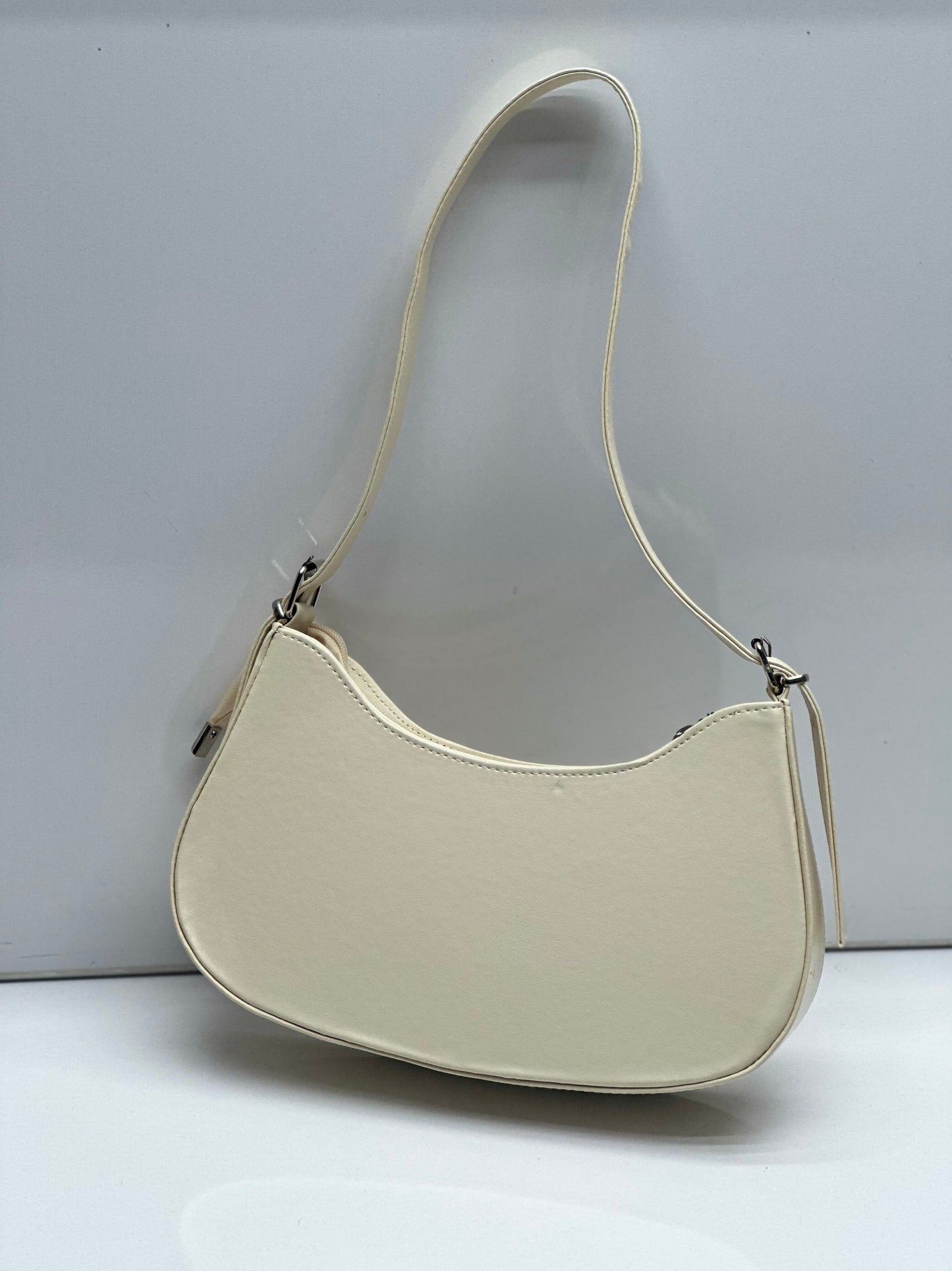 Basic Oval Kadın Baget Çanta