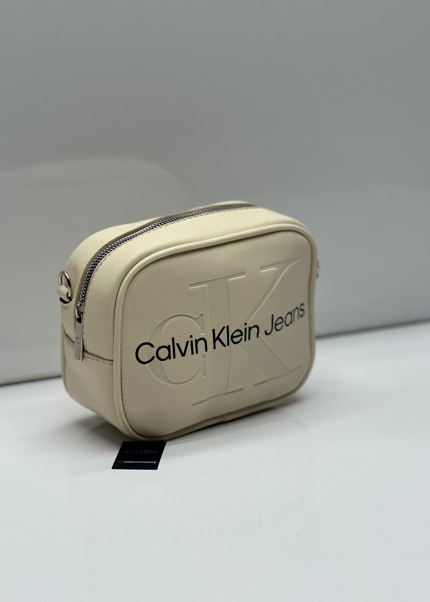 CalvinKleinJeans Model Çapraz Kadın Çanta