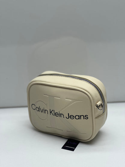 CalvinKleinJeans Model Çapraz Kadın Çanta