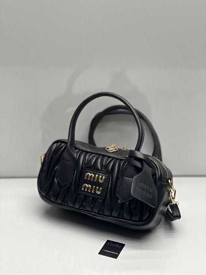 Miu Model Büzgülü Kadın Çantası