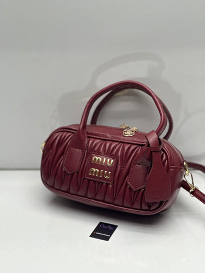 Miu Model Büzgülü Kadın Çantası