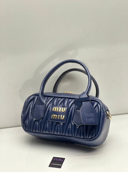 Miu Model Büzgülü Kadın Çantası