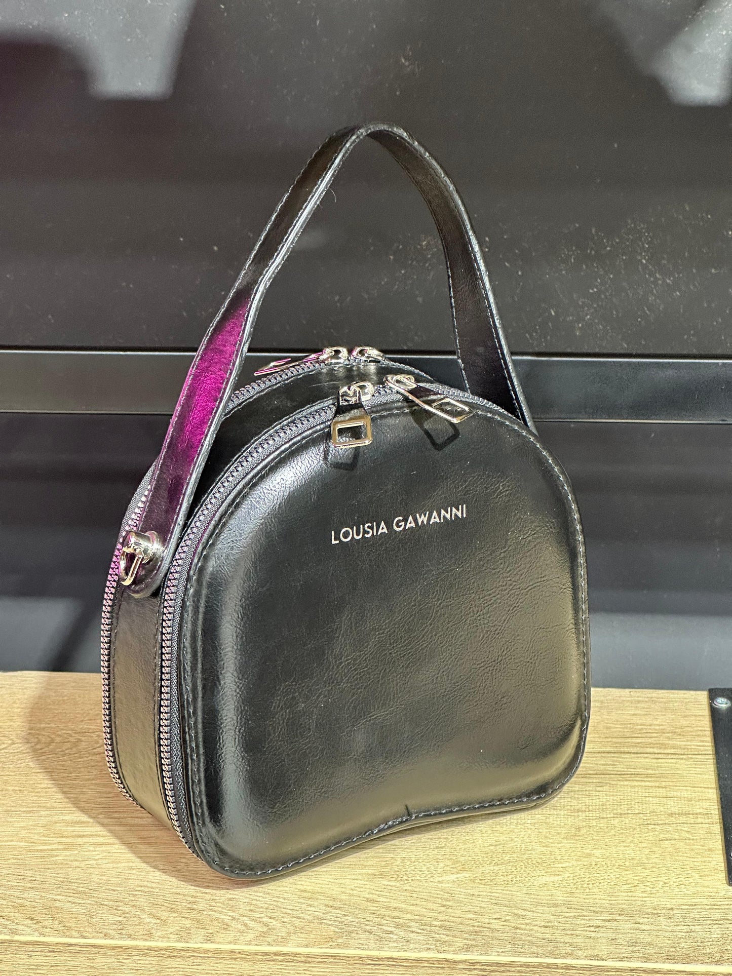 Zarif Yarım Ay Formunda Mini El ve Omuz Çantası